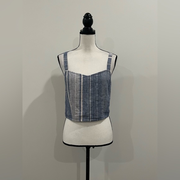 Express Crop Top - Picture 1 of 3